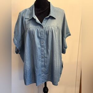 NWT 100% cotton chambray spring, summer top. 3X, from Nordstrom Rack. Drop sleev
